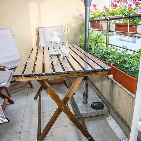 Private 2-bdr Apt. + Parking Near Lazur Stadium
